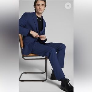 Egara Men's Dark Navy Two-Piece Suit